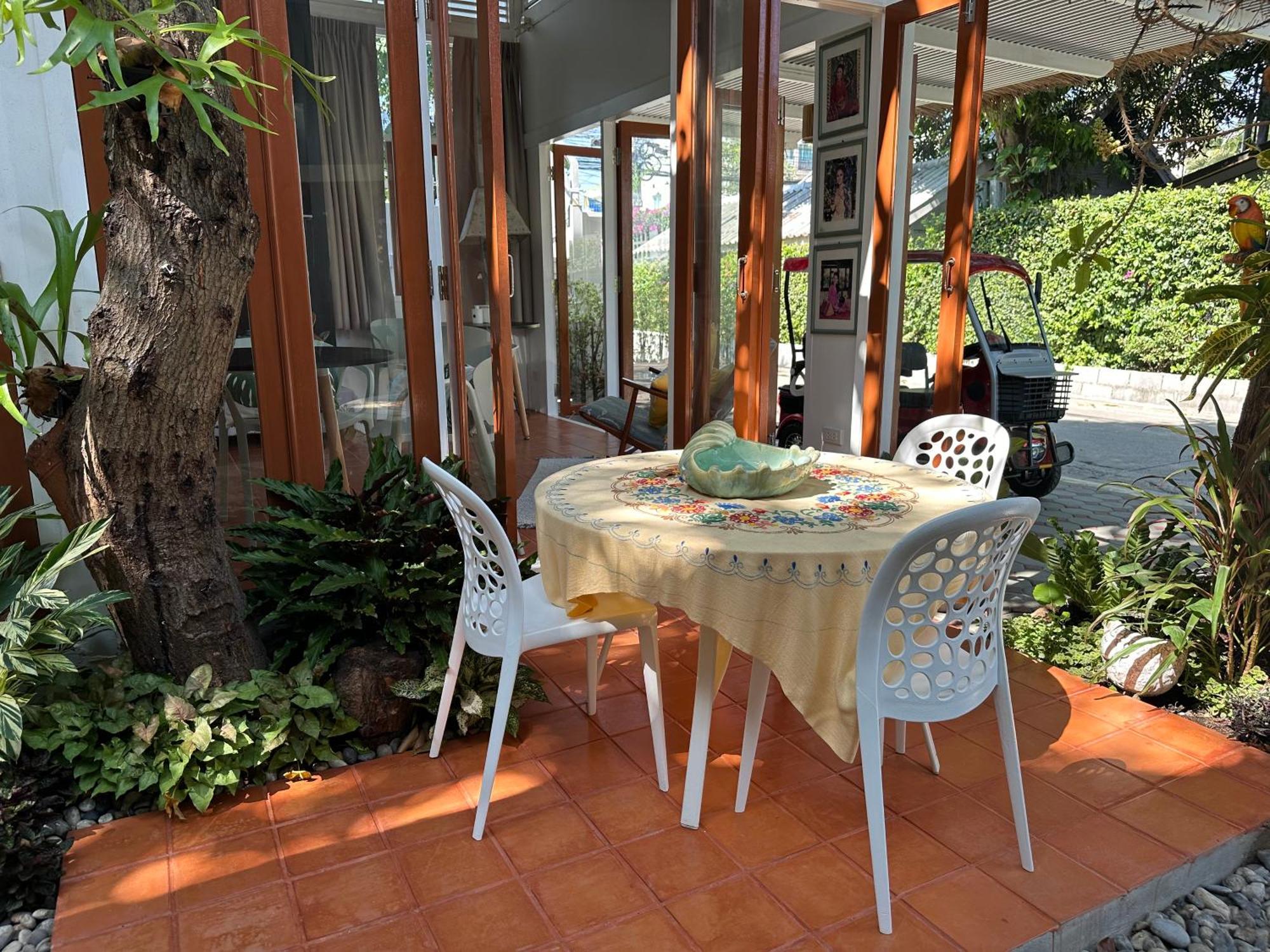 Warm White Hua Hin House Hotel Kültér fotó